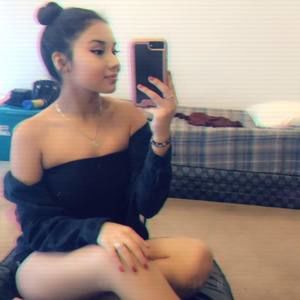 Meet your Posher, Leslie